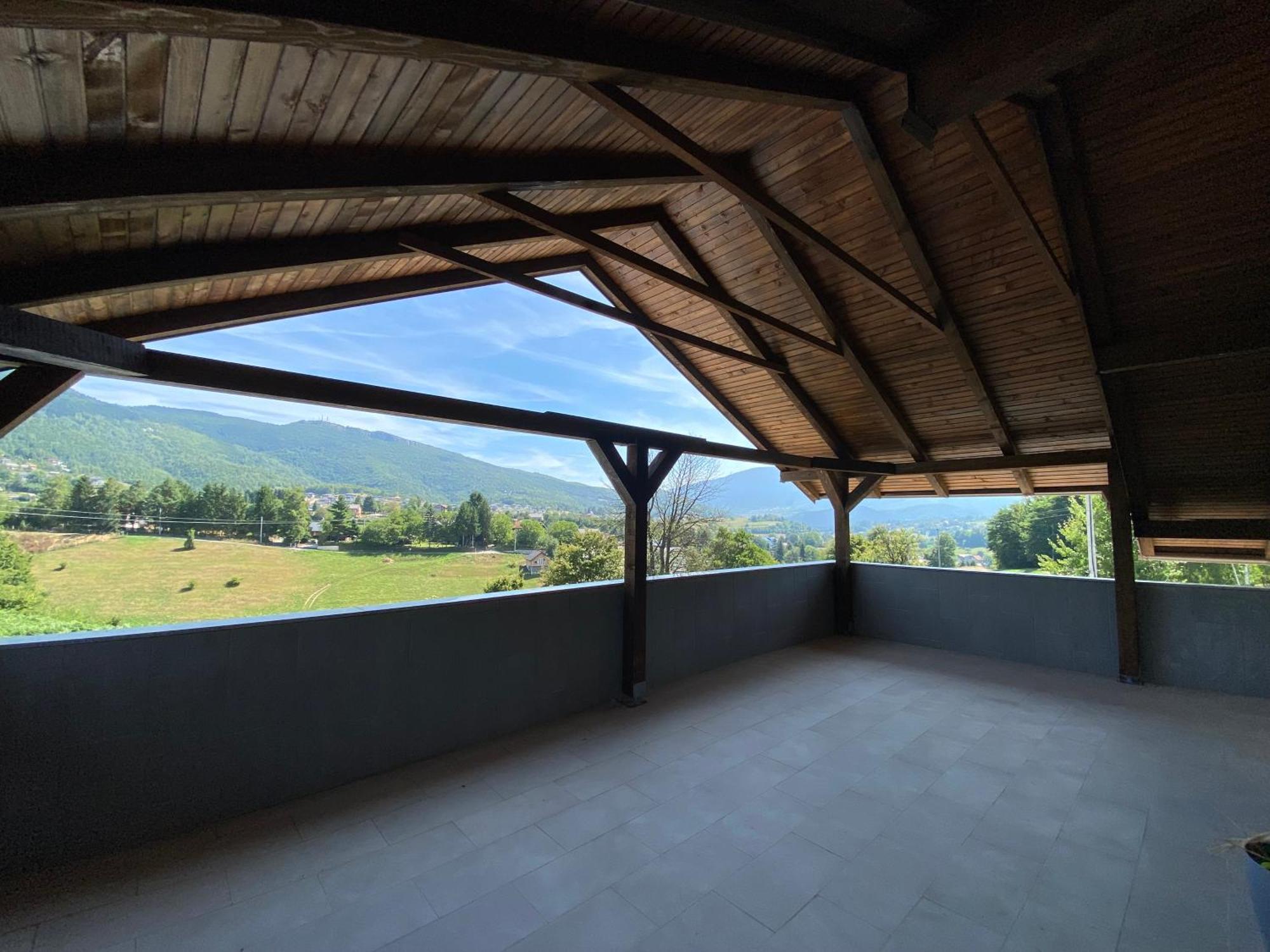 Banderas Villa Sarajevo